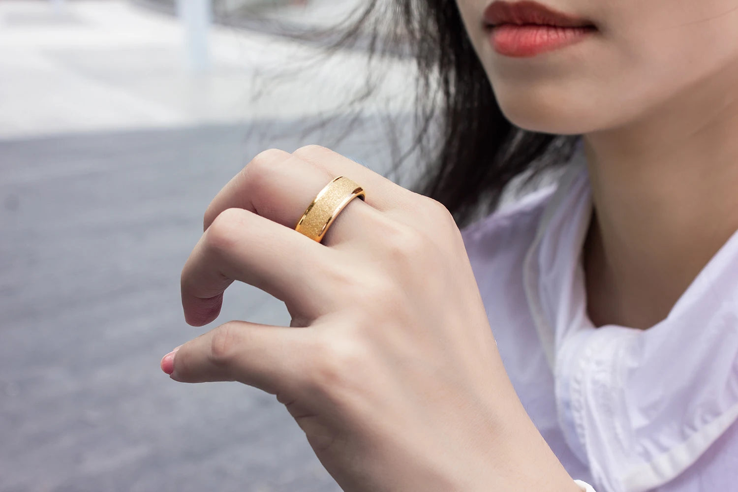 R10 Smart Ring with Charging Case